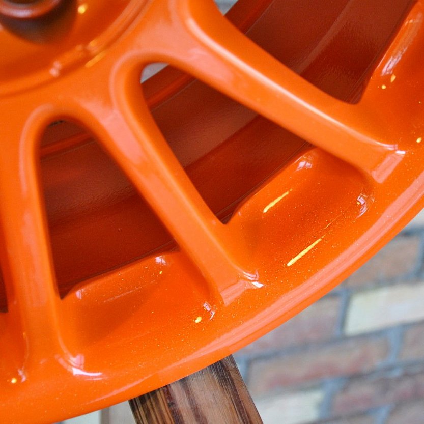 Окрашивание дисков Ниссан в оранжевый цвет