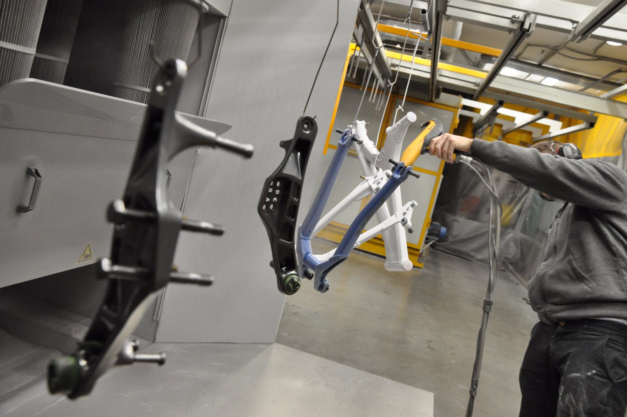 Велосипедная рама Specialized BigHit в 2 цвета порошком