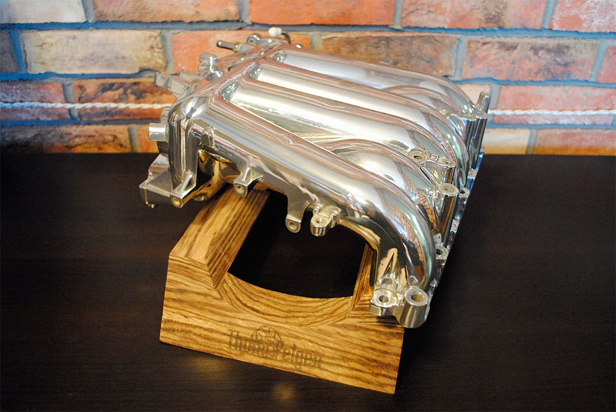 Зеркальная полировка детали двигателя