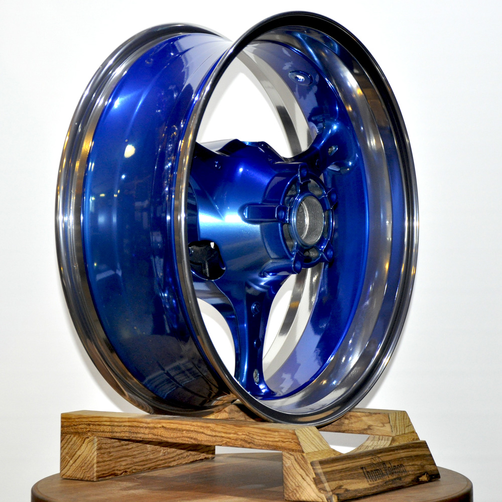 Образцы зеркально-полированных дисков, покрытых цветным лаком "Candy"