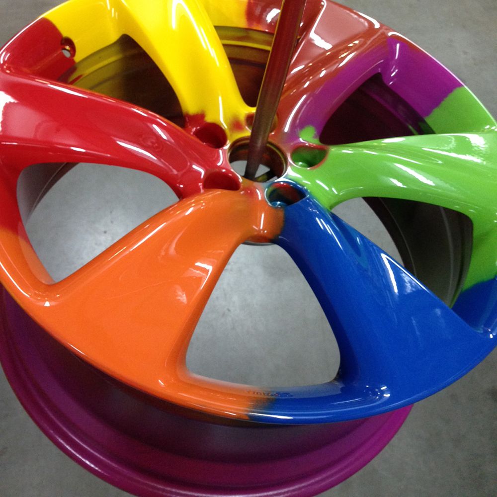 Диск  "Infiniti" покрашенный в разные цвета