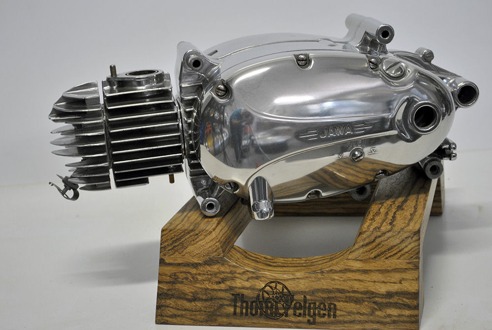 Зеркальная полировка мотодеталей. Jawa