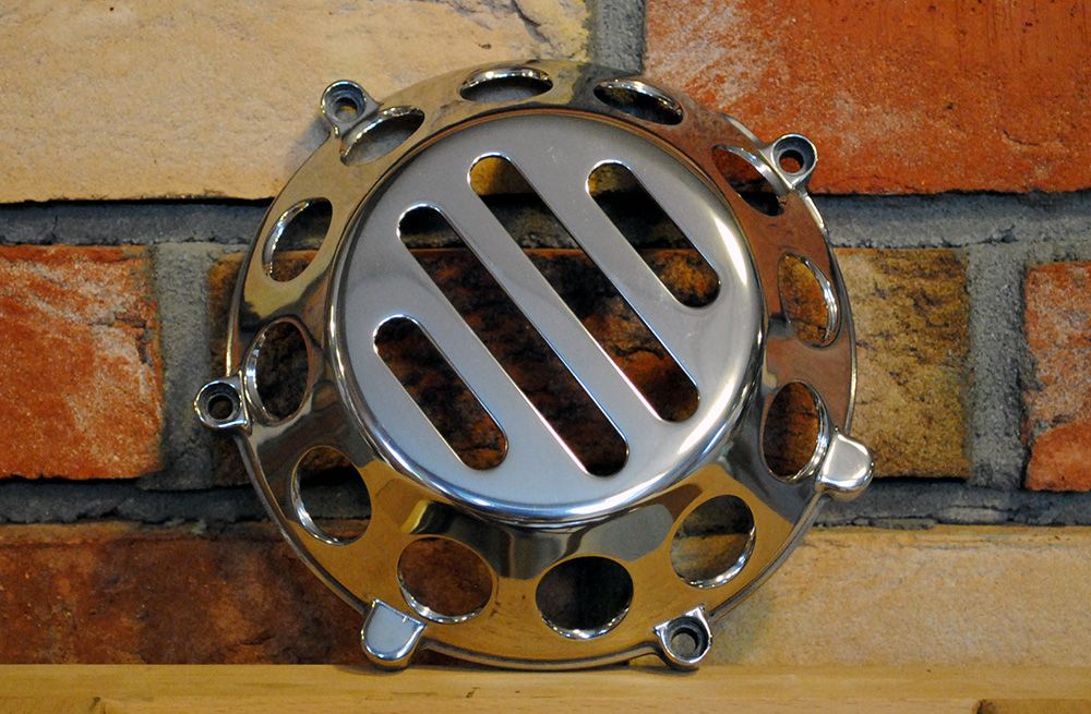 Зеркальная полировка детали мотоцикла Ducati