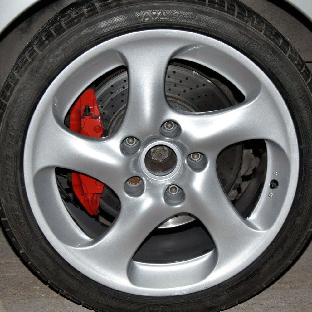 Покраска дисков для Porsche Carrera 4S в серый металлик.
