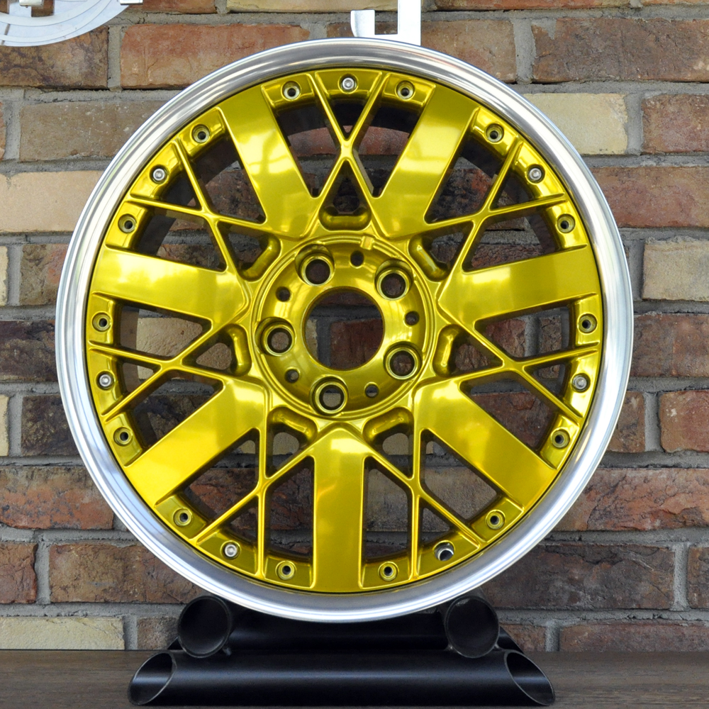 Образцы зеркально-полированных дисков, покрытых цветным лаком "Candy"