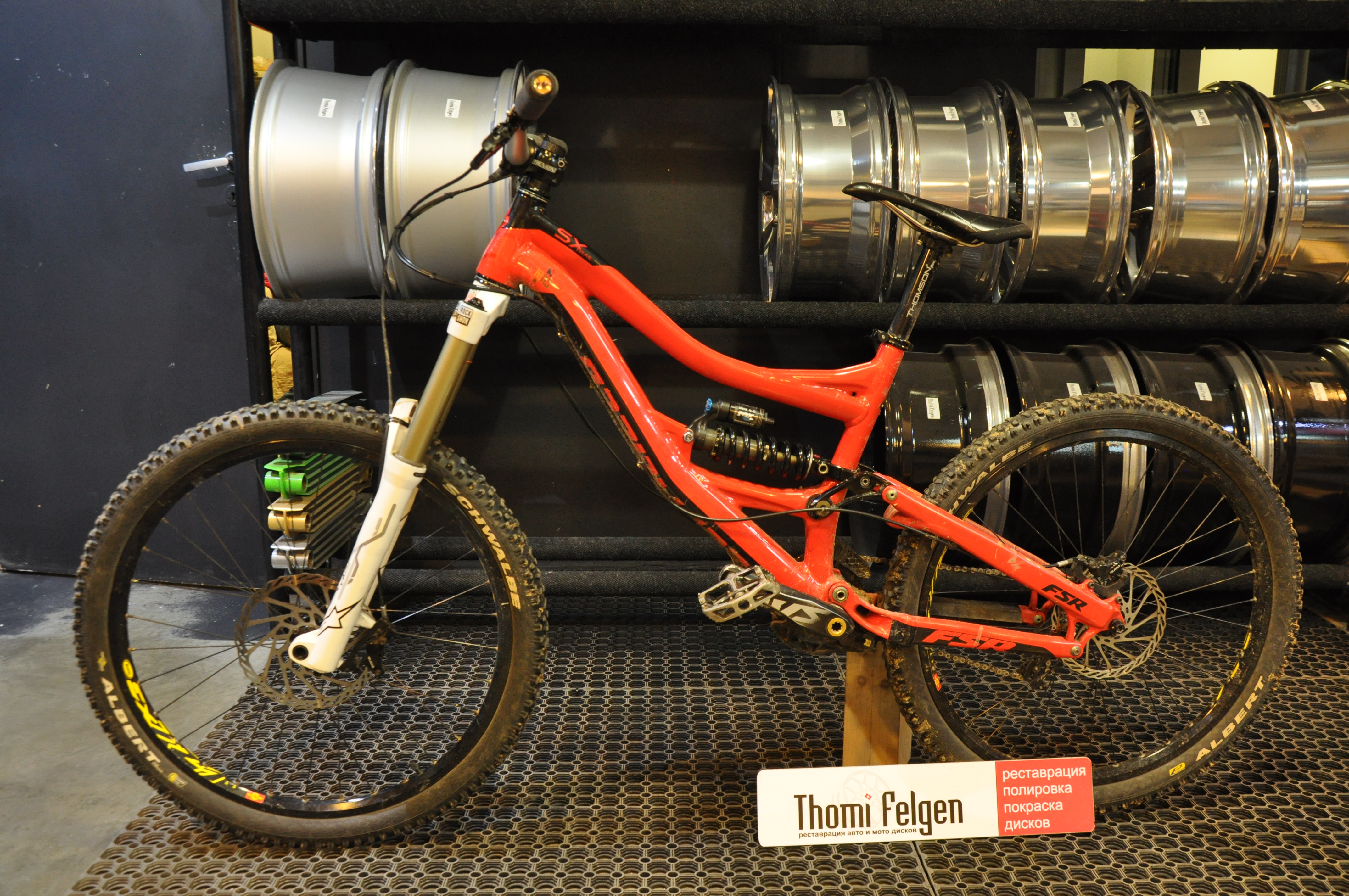 Велосипедная рама Specialized SX Trail в 2 цвета порошком