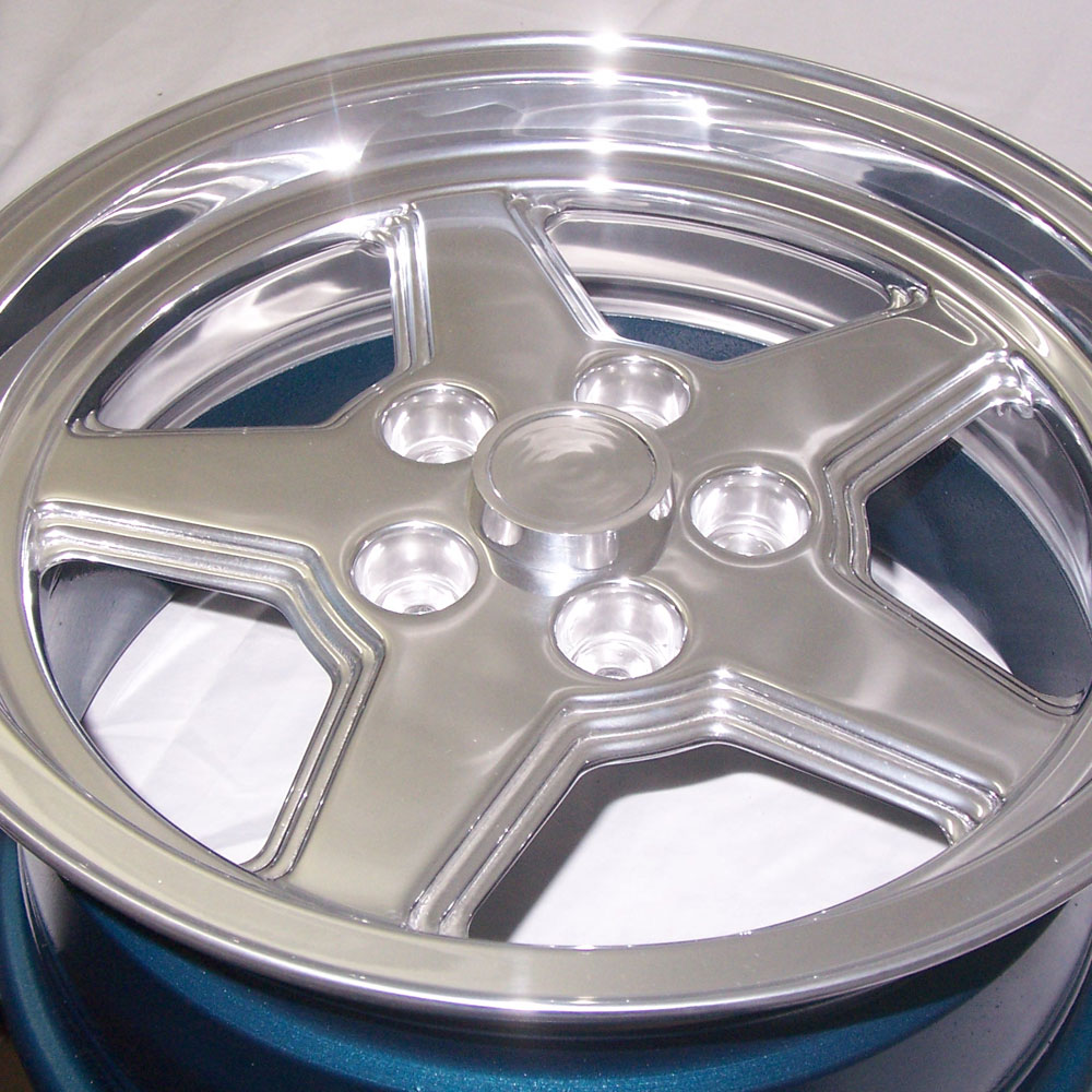 Литой диск после зеркальной полировки