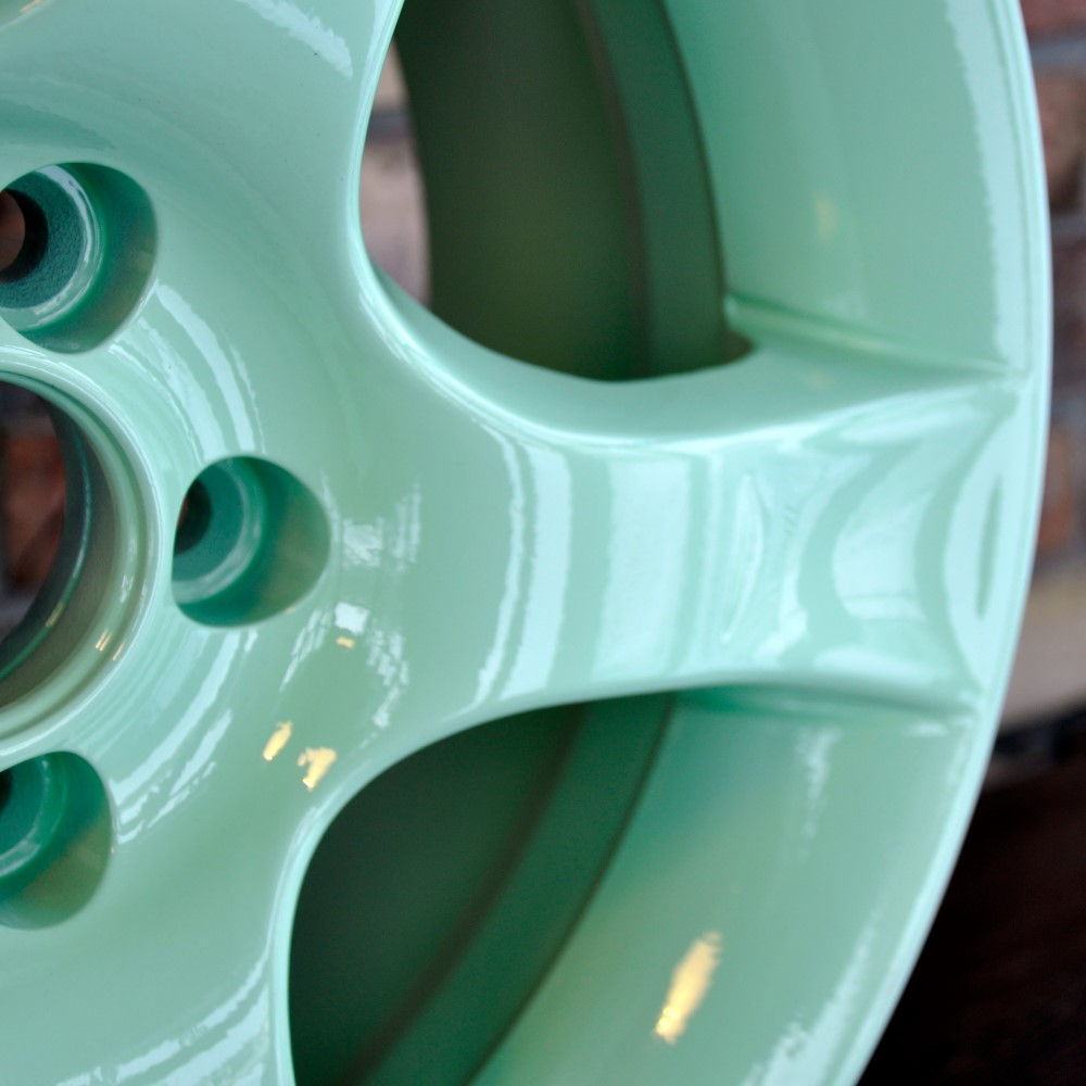 Диск мятного цвета