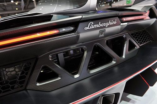 Дизайн суперкара Lamborghini Veneno