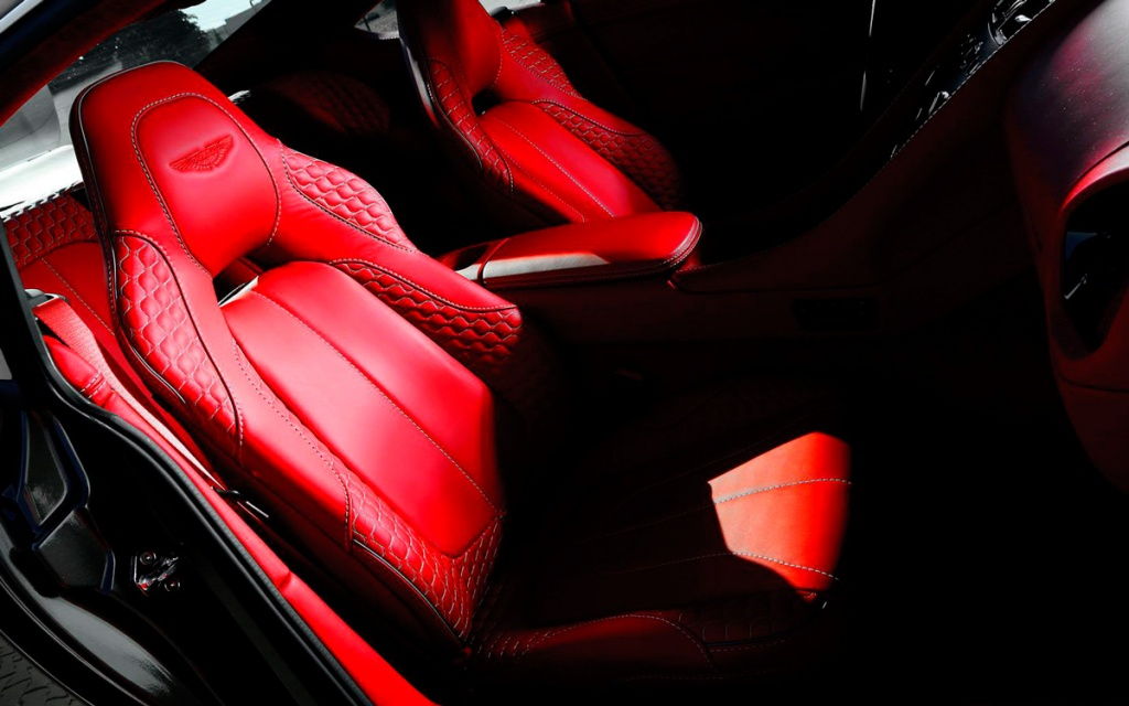 Красный салон Aston Martin Vanquish