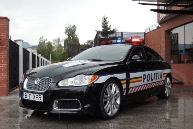 Jaguar-XFR-Police-3.jpg