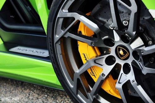 Диски PUR RS05 и желтые суппорта на Lamborghini Aventador
