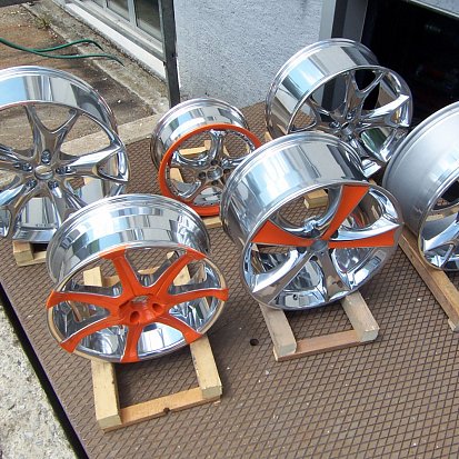 Пример зеркальной полировки вместе с покраской отдельных элементов диска