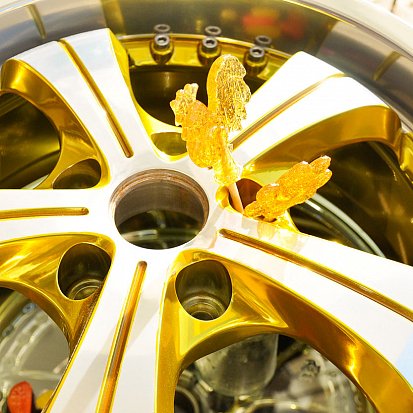 Зеркальная полировка дисков R17 от Audi и покраска в фирменный жёлтый Candy