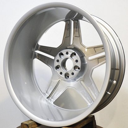 Покраска в заводской и полировка дисков AMG R20