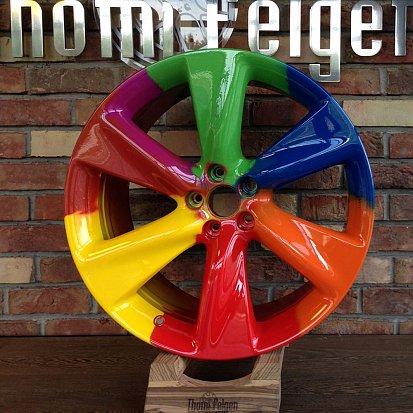 Диск  "Infiniti" покрашенный в разные цвета