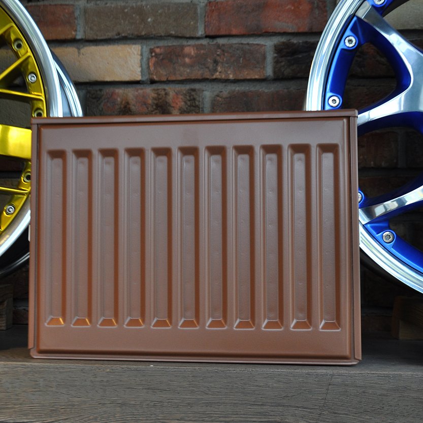 Покраска панельных радиаторов в коричневый цвет