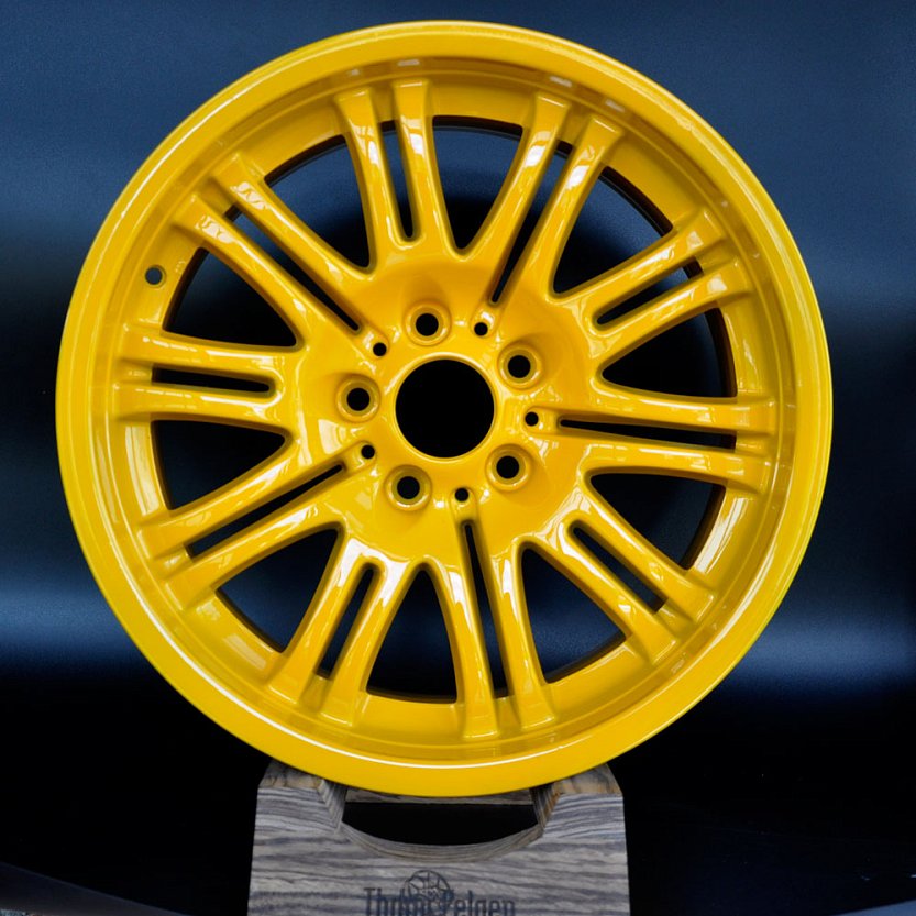 Окрашивание дисков BMW в желтый цвет