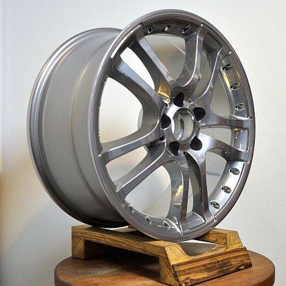 Покраска дисков для Mercedes в цвет хром.