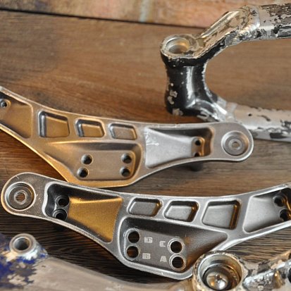 Велосипедная рама Specialized BigHit в 2 цвета порошком