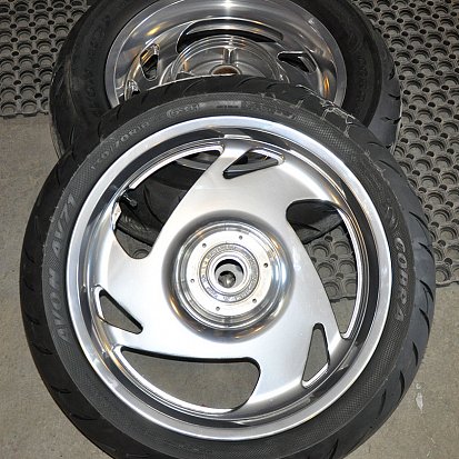 Зеркальная полировка дисков Honda VTX 1800C