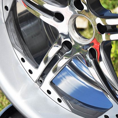 Покраска в тёмно-серый и заводской с полировкой трёхсоставных дисков R20 от Porsche