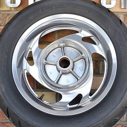 Зеркальная полировка дисков Honda VTX 1800C