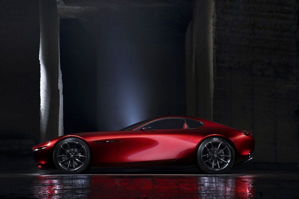 Великолепная Mazda RX-Vision, вдохновленная старинными Феррари.