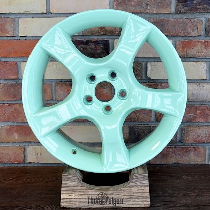 Диск мятного цвета