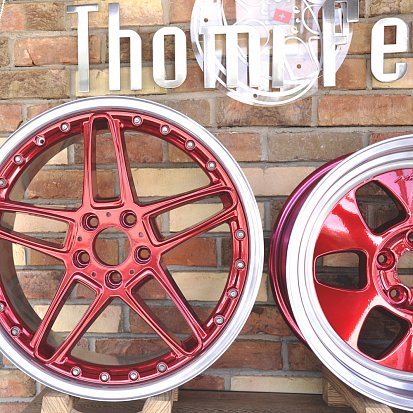 Образцы зеркально-полированных дисков, покрытых цветным лаком "Candy"