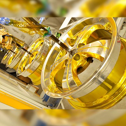 Зеркальная полировка дисков R17 от Audi и покраска в фирменный жёлтый Candy