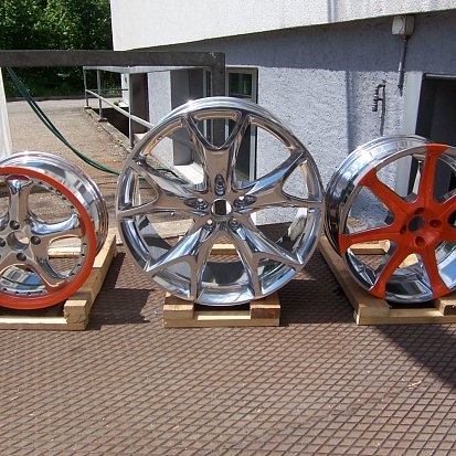 Пример зеркальной полировки вместе с покраской отдельных элементов диска