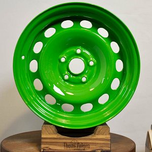 Покраска штампованных дисков R15 от Skoda Octavia в зелёный