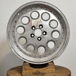Зеркальная полировка полки и порошковая покраска в заводской цвет дисков Zender R17