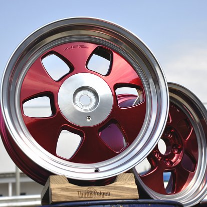 Образцы зеркально-полированных дисков, покрытых цветным лаком "Candy"