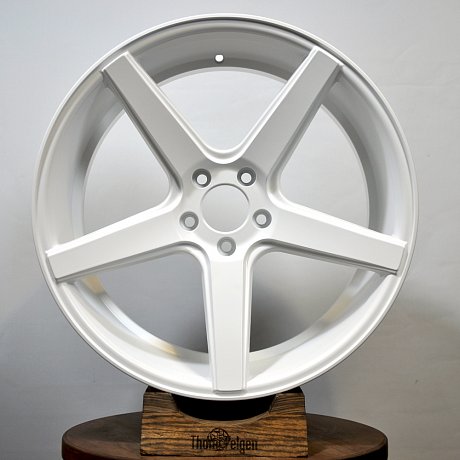 Покраска дисков Vossen R20 в белый и изготовление новых заглушек 
