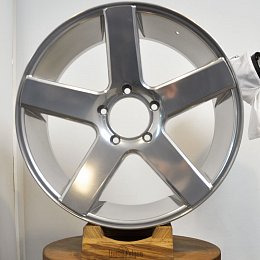 Зеркальная полировка дисков DUB R22 от Toyota Land Cruiser