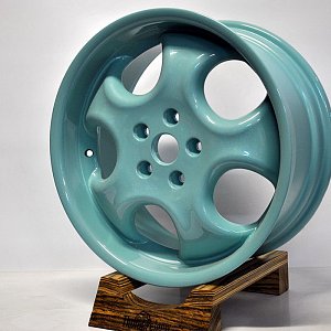 Пример порошковой покраски диска в бледно-синий цвет