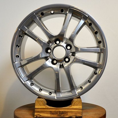 Покраска дисков для Mercedes в цвет хром.