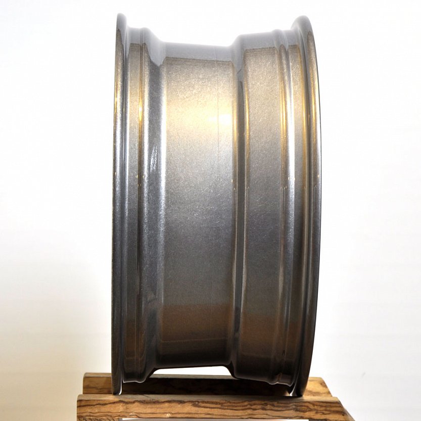 Японский диск R18 после шлифовки и покрытия порошковым лаком.