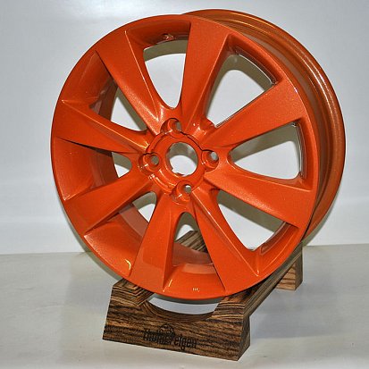 Литой диск на Mazda6 оранжевого цвета. Порошковая покраска.