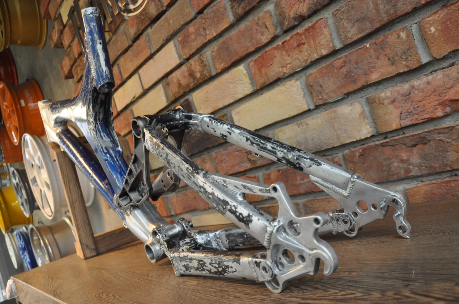 Велосипедная рама Specialized BigHit в 2 цвета порошком