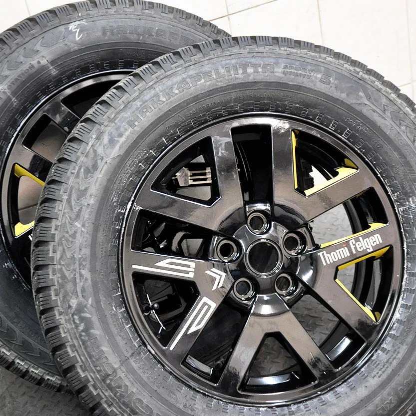 Покраска дисков Land Rover R18 в чёрный и жёлтый (RAL 1018)