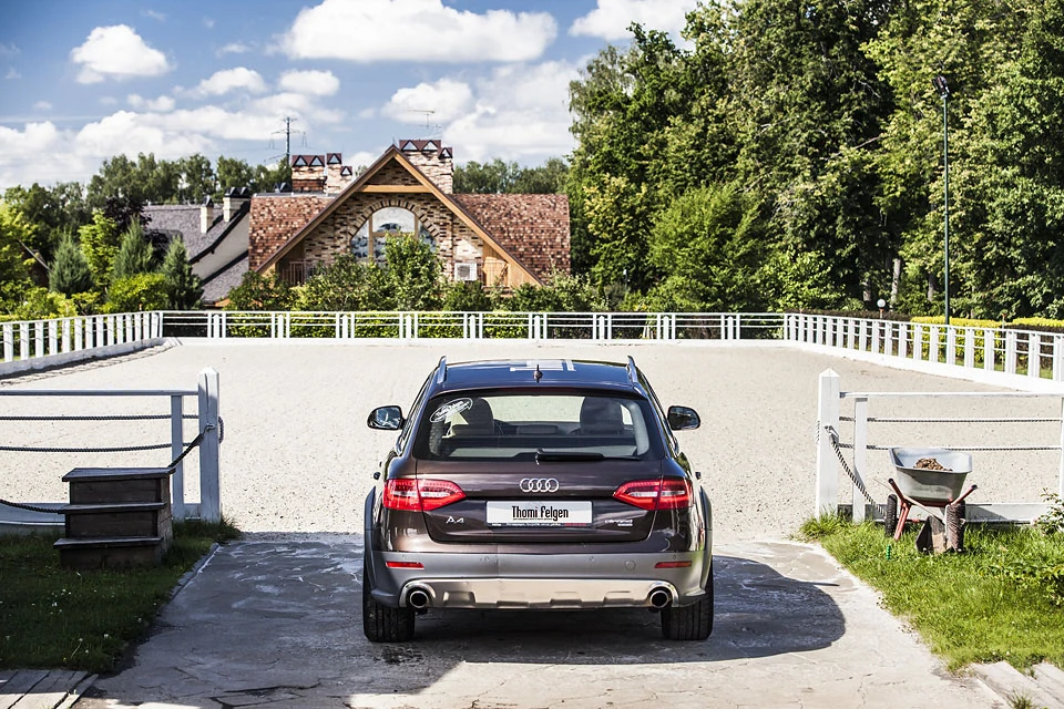 Фотосет Audi A4 Allroad Thomi Felgen часть вторая Готовимся к тренировке на манеже Готовимся к тренировке на манеже