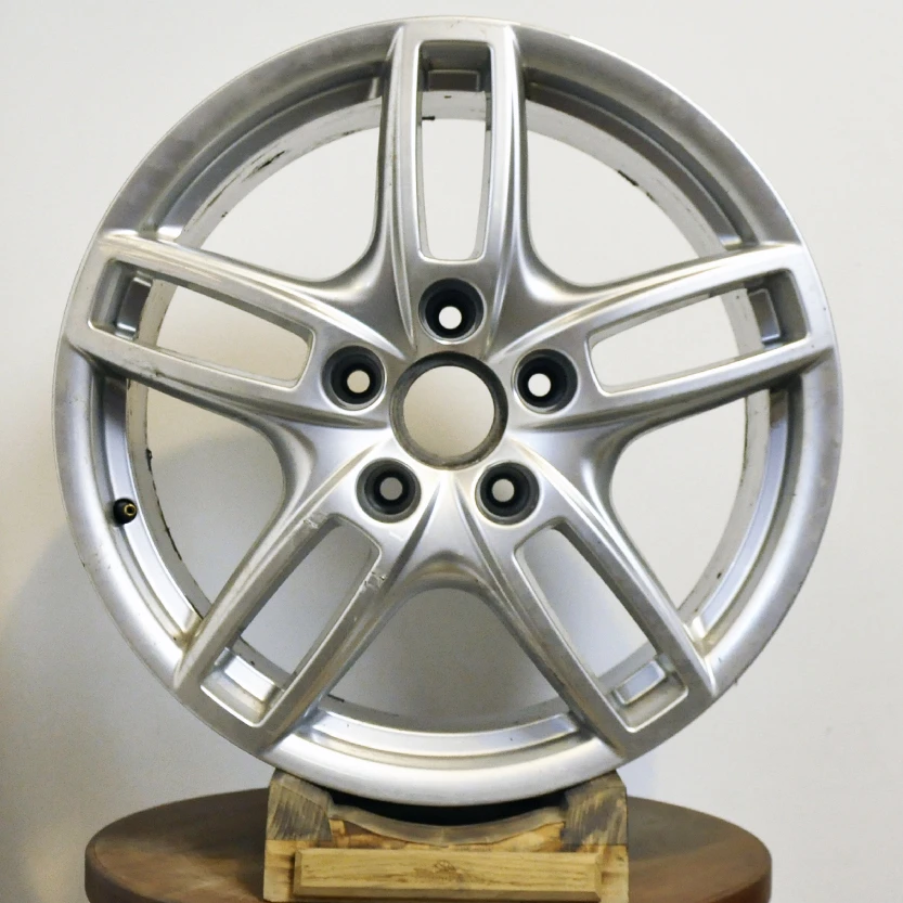 Покраска дисков Toyota R18 в чёрный глянец