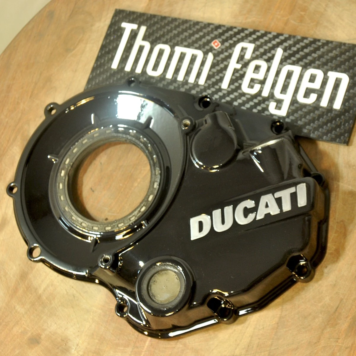 Надпись DUCATI после пескоструйной обработки