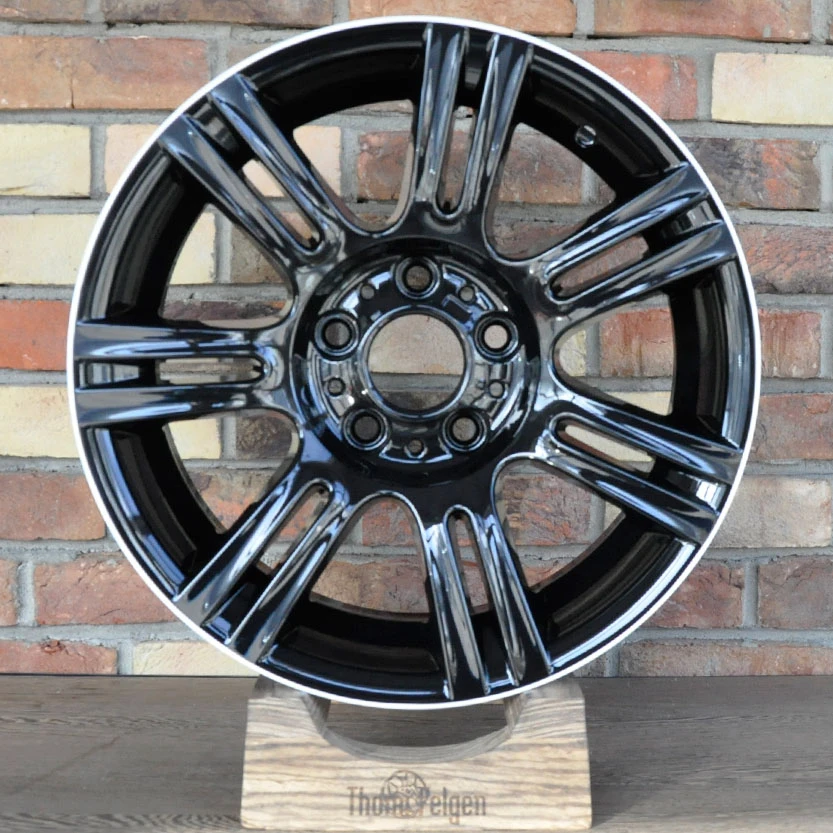 Порошковая покраска дисков BMW R17 в чёрный глянец с белым кантом