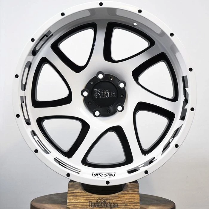 Покраска Moto Metal MO976 R22 от Dodge RAM 1500 в два цвета