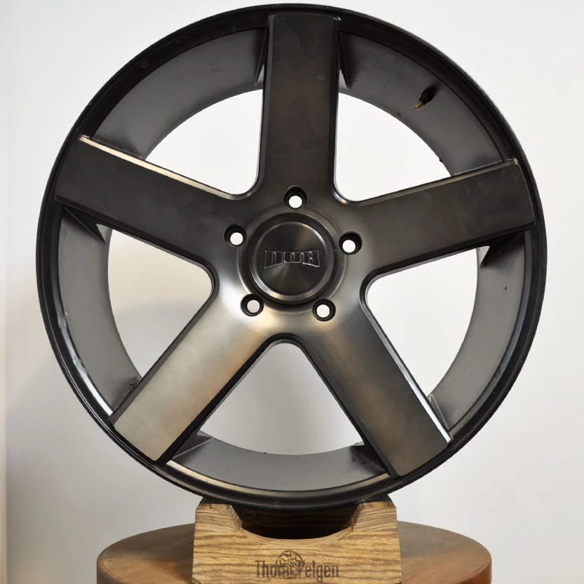 Зеркальная полировка дисков DUB R22 от Toyota Land Cruiser
