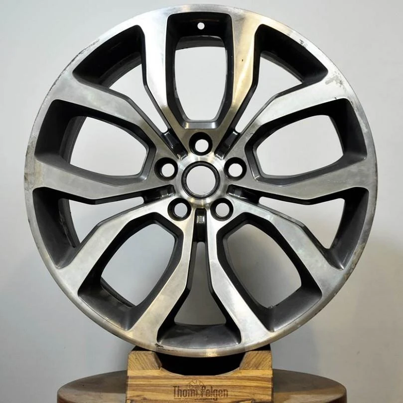 Покраска дисков Land Rover R21 от Range Rover в чёрный и белый